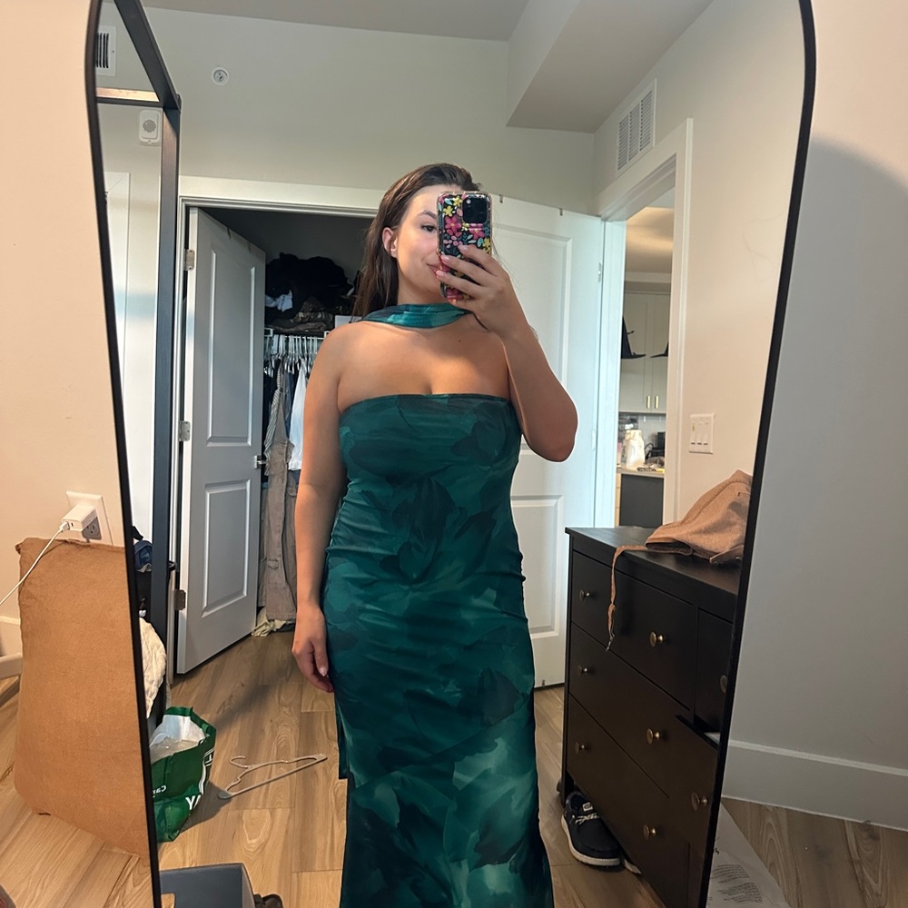 Elegant Green Strapless Dress